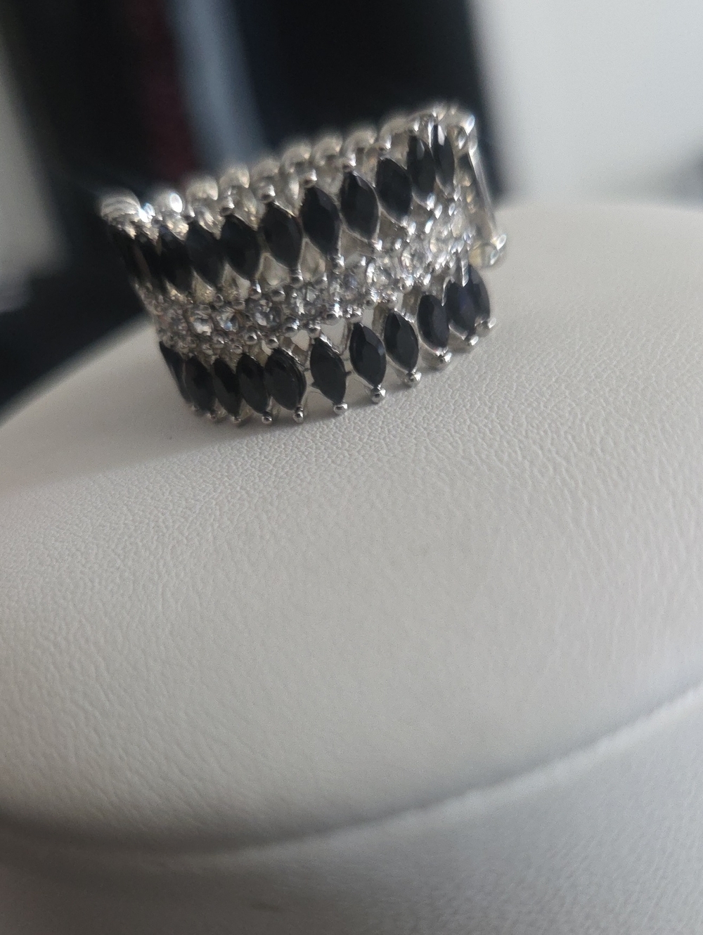 Paparazzi Treasury Fund Black Ring NWT - Picture 3 of 4